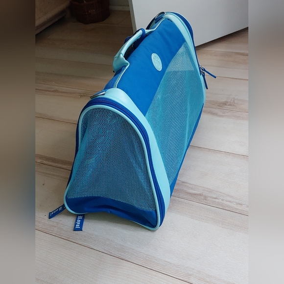 Royal Pooch Pet Carrier - Picture 10 of 11